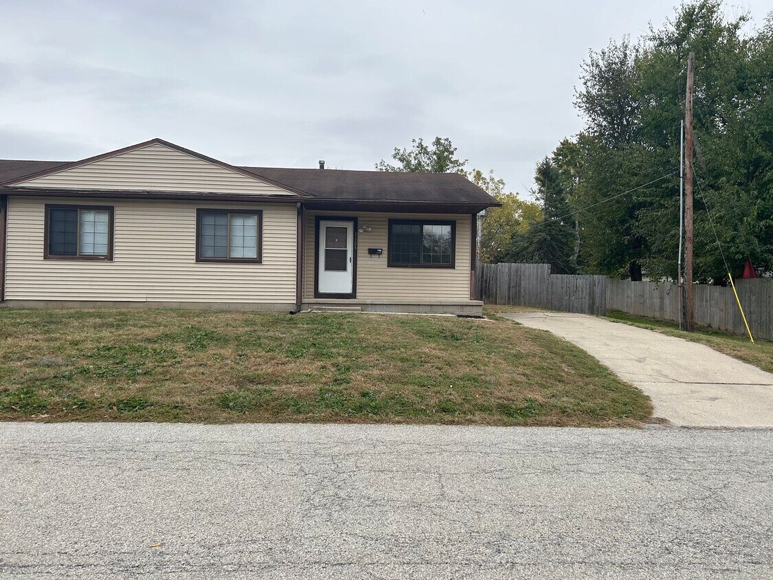 Primary Photo - 1123 S 23rd St