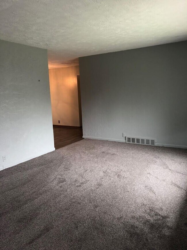 Foto del edificio - Spacious 3 bed 2 bath house with Mother-in...