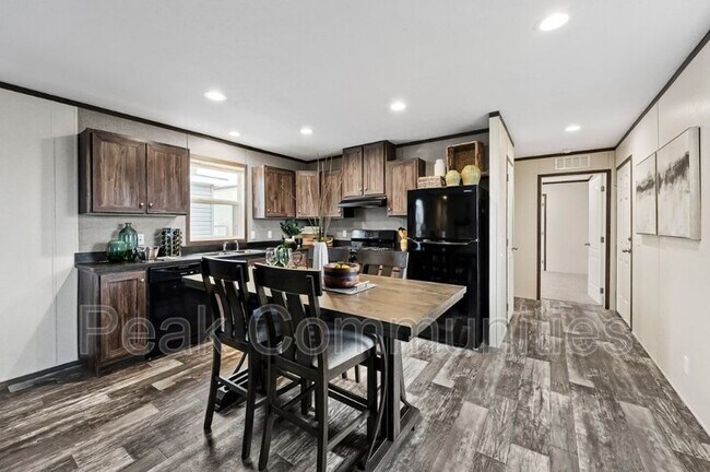 Foto del edificio - 303 Shady Brook Hts