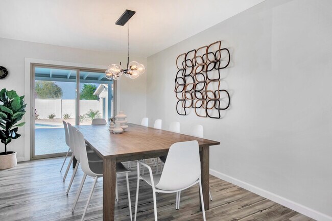 Foto del edificio - 6822 E Oak St