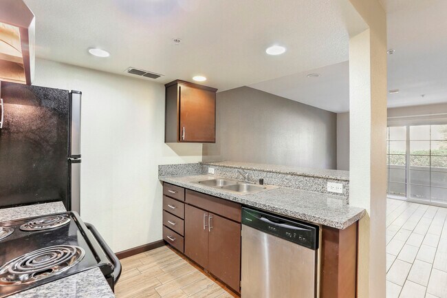 Foto del edificio - 3739 Black Eagle Dr