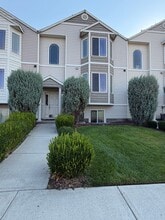 Building Photo - 4905 Montague Ln