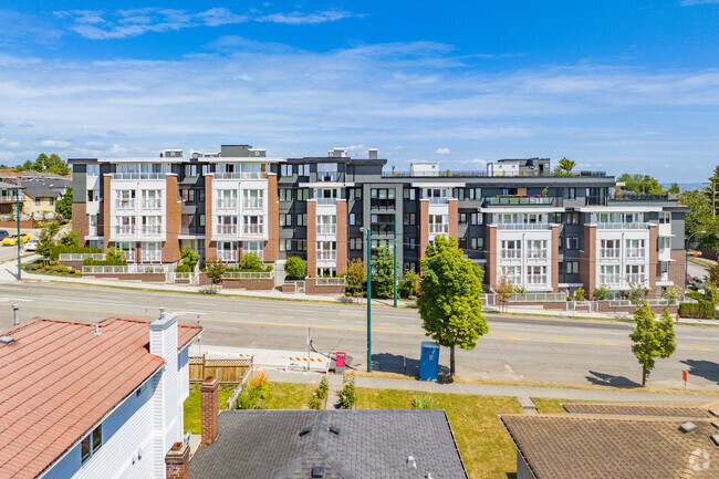 Building Photo - Spire Landing