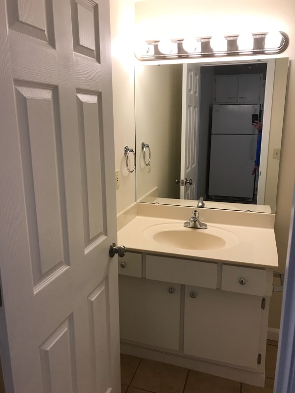 Building Photo - 422 Aylesford Pl