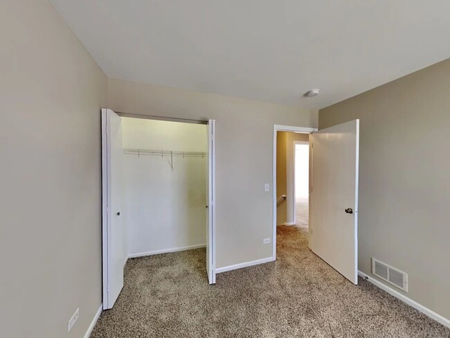 Building Photo - 274 Clarendon Ln