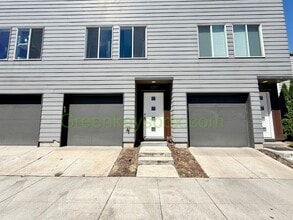 Building Photo - 12117 SE Pardee St
