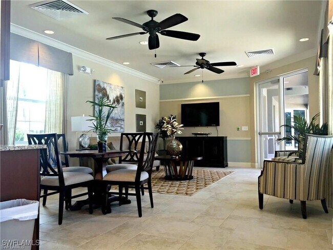 Building Photo - 10896 Alvara Way