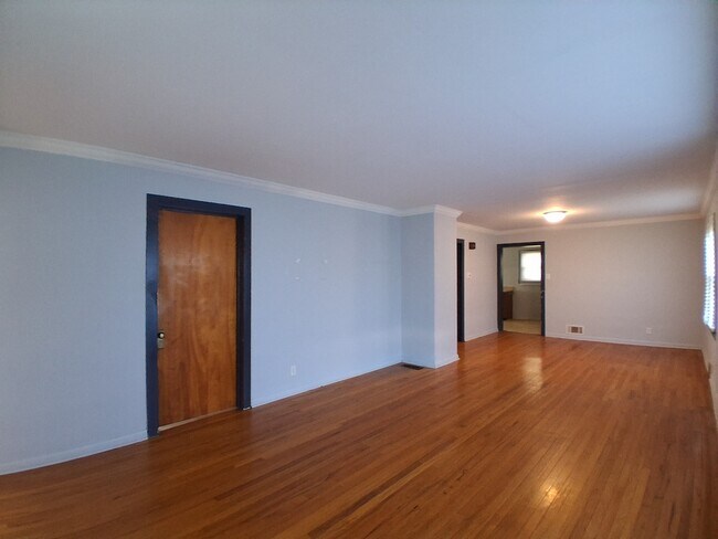 Foto del edificio - 1508 E English St