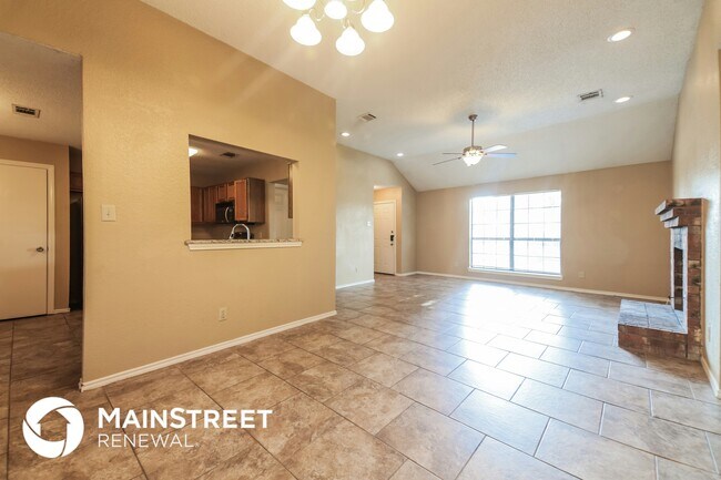 Foto del edificio - 2313 Crestview Ln
