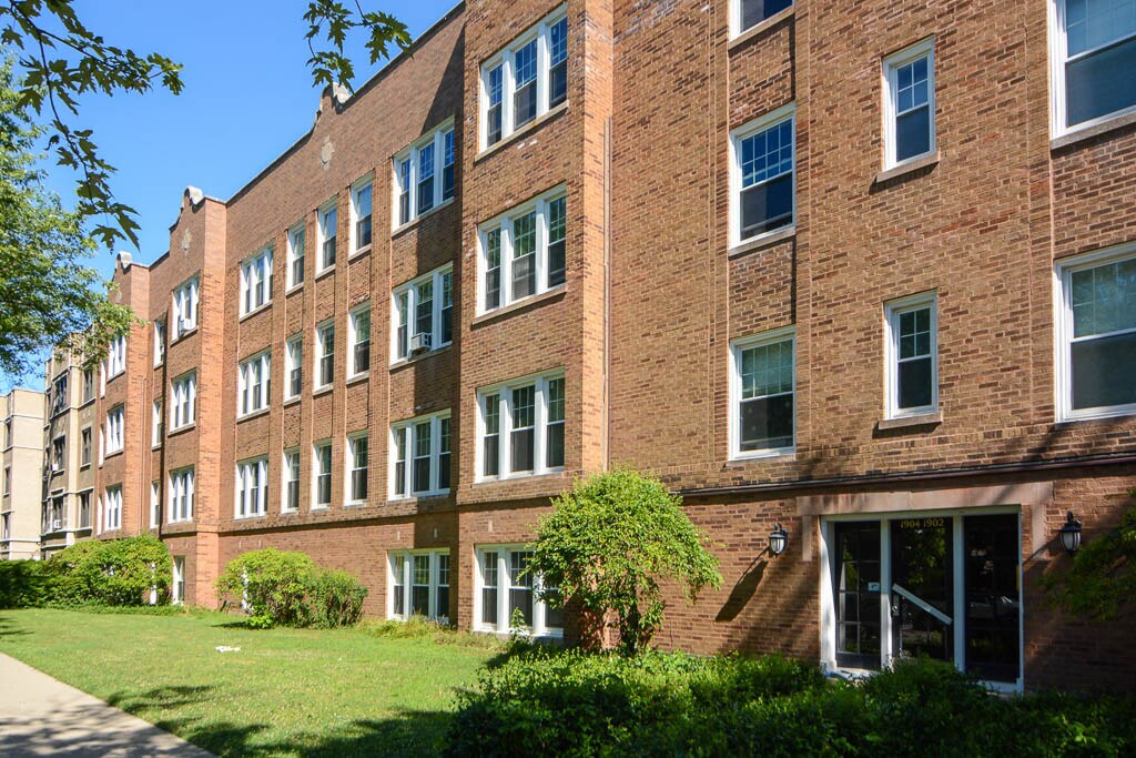 1906 Morse Unit 1, Chicago, IL 60626 Condo for Rent in Chicago, IL