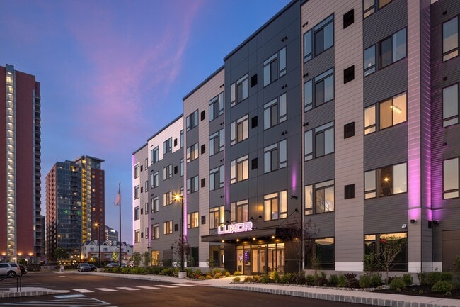 Building Photo - Luxor Lifestyle Apartments Wilmington