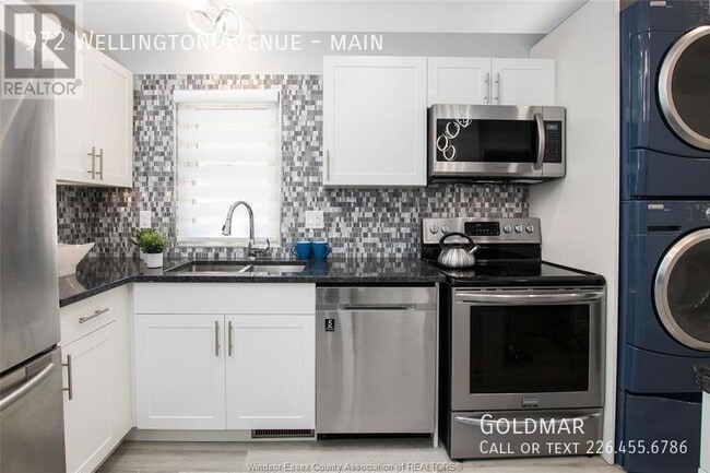 Building Photo - Gorgeous 3 Bedroom 2 Bathroom Home - ALL INCLUSIVE