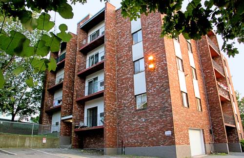 Building Photo - Newbury Avenue