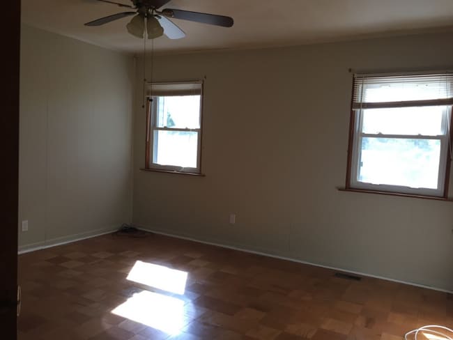 Foto del edificio - 570 Jamestown Ct