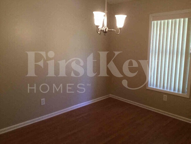 Building Photo - 4005 Rock Mill Pkwy