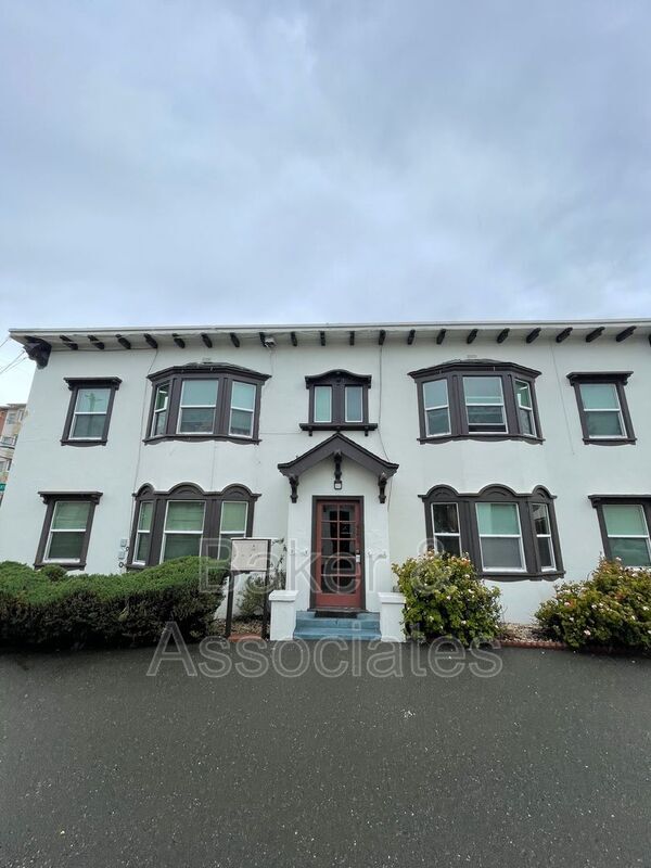 Building Photo - 426 Humboldt St