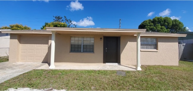 Building Photo - 7525 Fox Hollow Dr