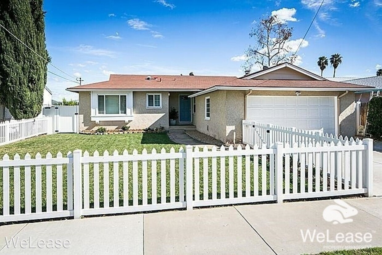3 br, 1.5 bath House 1363 Bluebird St. House for Rent in El Cajon