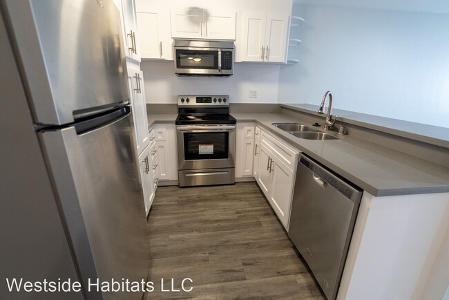 7244 Hillside- fully renovated unit in Hol... photo'