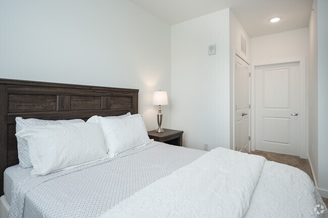 2BR, 2BA - 907SF - The Alston