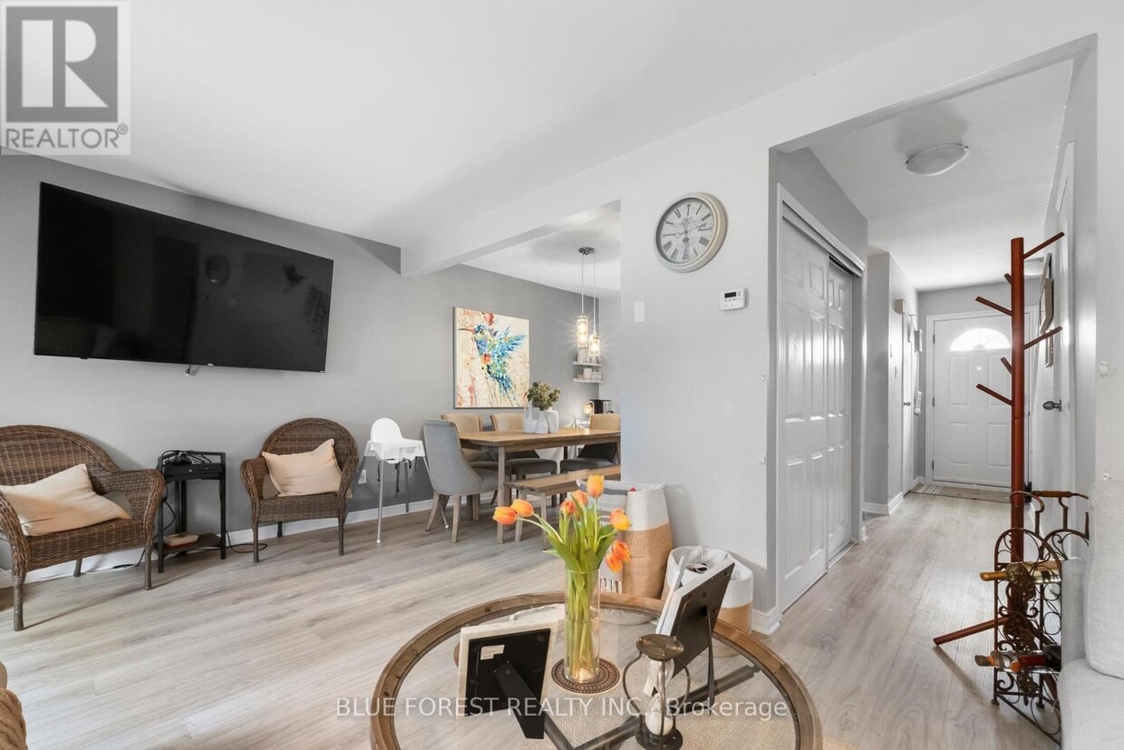 Photo principale - 166 Southdale Rd W