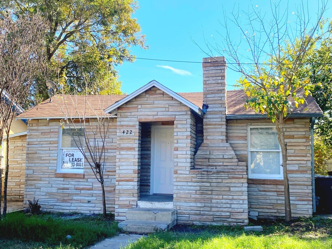 Primary Photo - 422 Blue Bonnet St