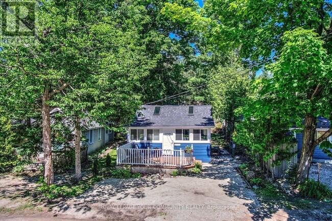 Photo du bâtiment - 1971 Tiny Beaches Rd S