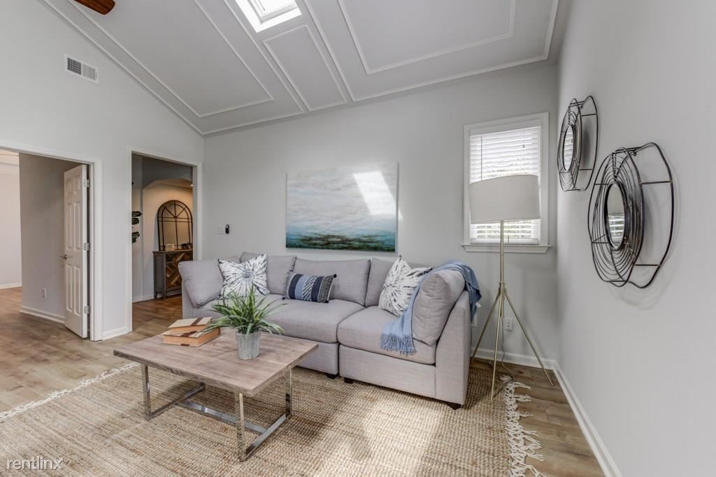 Primary Photo - 2 br, 2 bath Duplex - 411 Pine Street Nort...