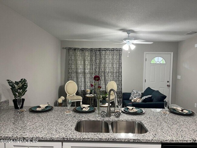 Foto del edificio - 2146 Thelma St