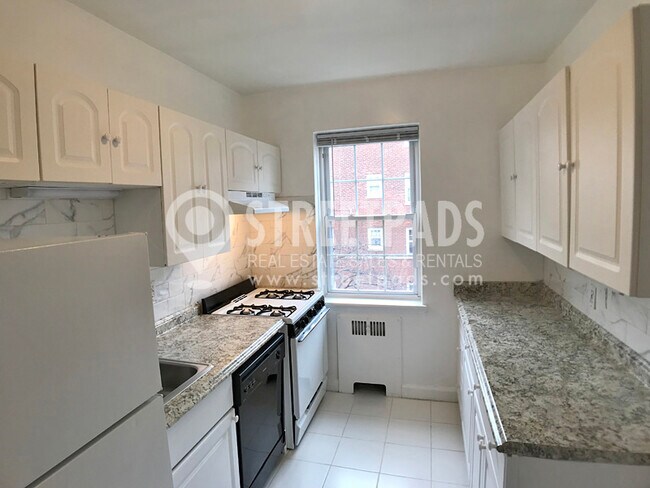 Foto del edificio - 1141 Beacon St
