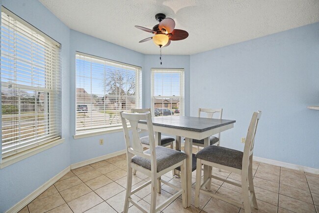 Foto del edificio - 454 Lost Rock Dr