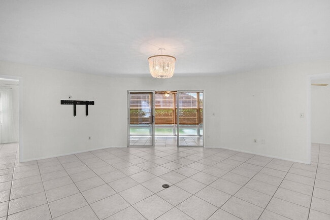 Building Photo - 3254 SE Aster Ln