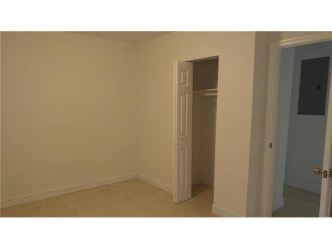Building Photo - 275 NE 161st St