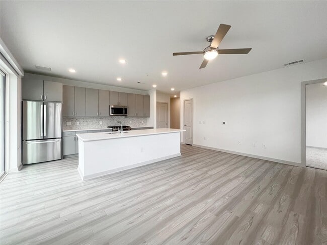 Building Photo - 3636 W Dallas St