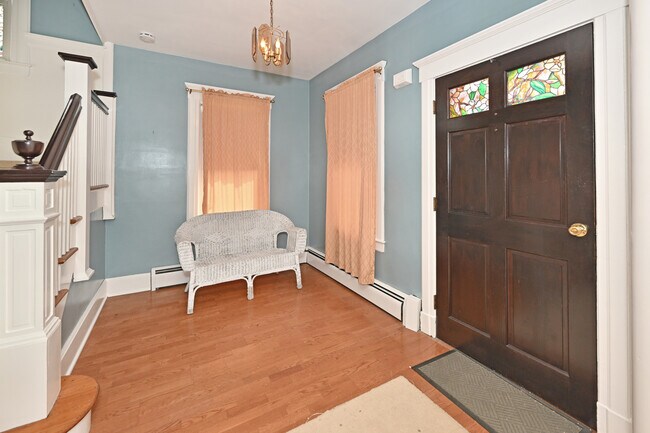 Foto del edificio - 264 Morse Ave
