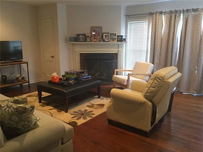 Foto del edificio - 496 Bridlewood Cir