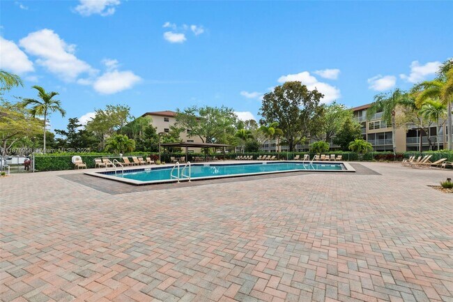 Foto del edificio - 13355 SW 9th Ct