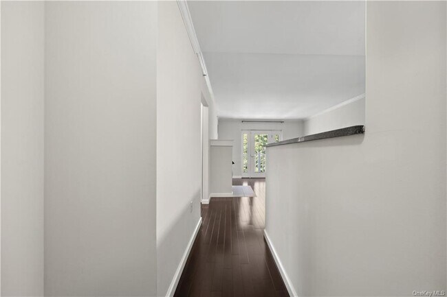 Building Photo - 31 Greenridge Ave