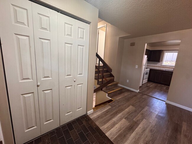 Building Photo - HANGMAN VALLEY 4 BEDROOM HOME