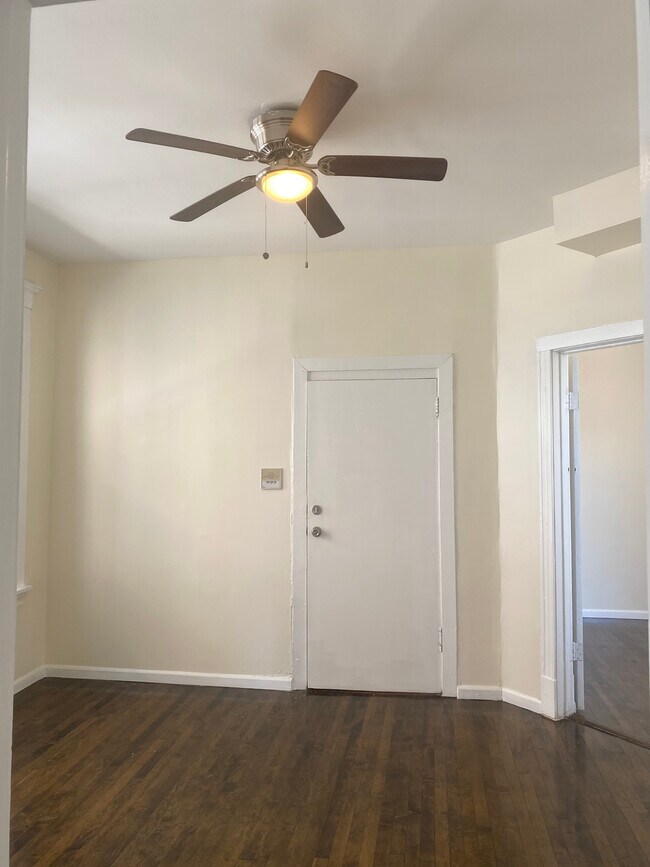 Living Room - 2912 S Wentworth Ave