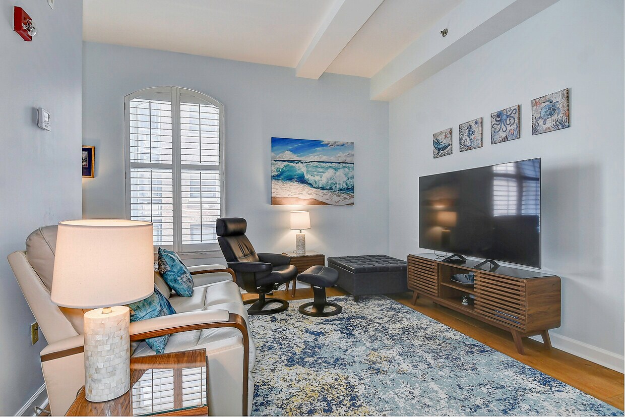 Foto principal - 641 Granby St
