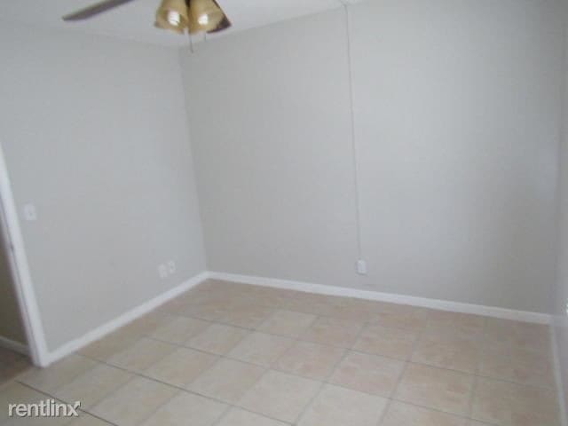 Foto del edificio - 1 br, 1 bath  - 4850 NE 5th Ave Apt 119