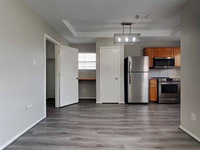 Building Photo - 5513 Rio Ramos St