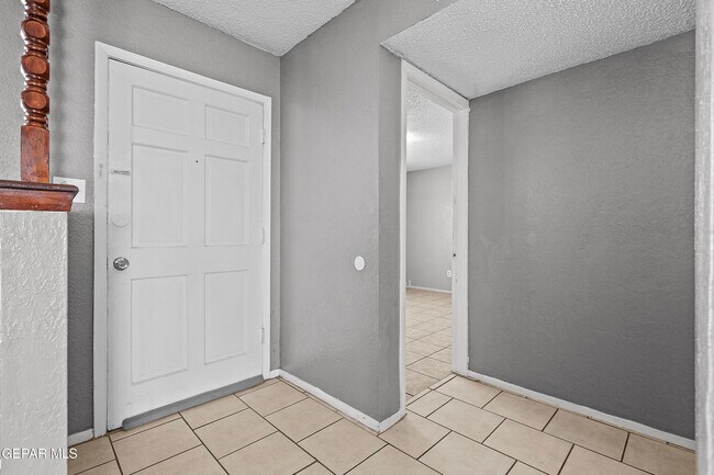 Foto del edificio - 5712 Longview Dr