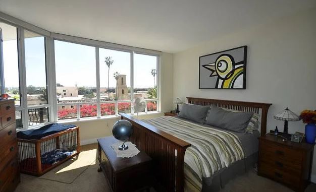 Foto del edificio - 700 W Harbor Dr