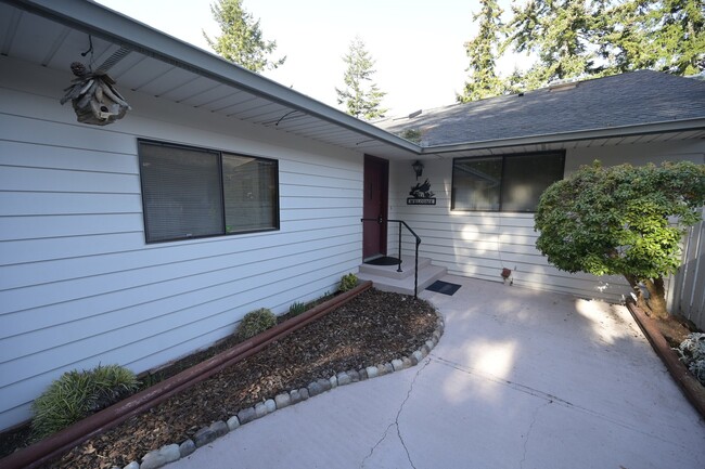 Foto del edificio - 2+ bed 2 bath condo in Sunland, Sequim