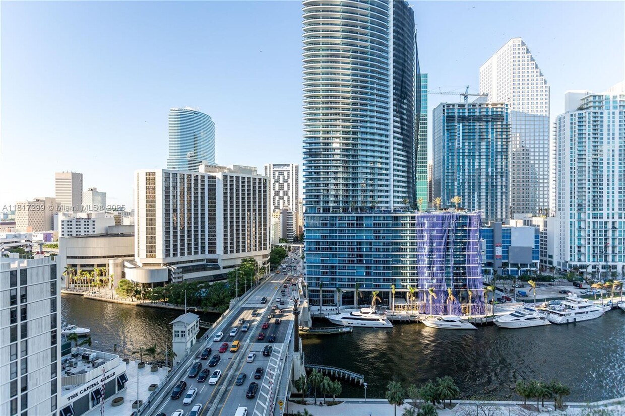 Foto principal - 485 Brickell Ave