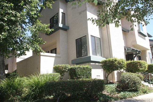 Building Photo - 9983 Paseo Montril