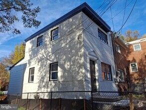 Building Photo - 2431 15th Pl SE