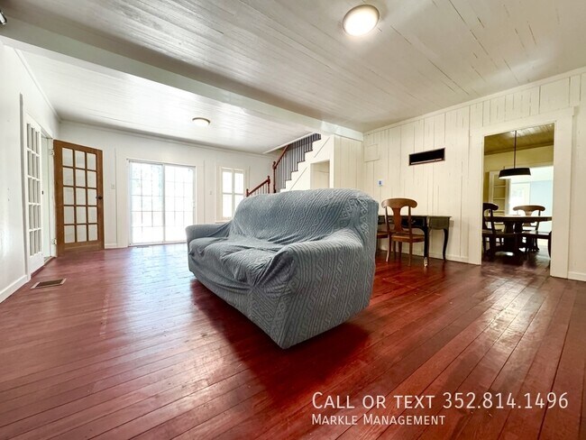 Foto del edificio - 6971 Earlwood Ave